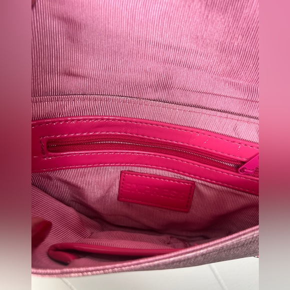 NWT Express clutch/wristlet - bright pink with rhinestones. Y2K style, mod - Picture 10 of 12